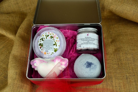 Personalised Gift Set for Mum - Vegan - Whipped Soap, Bath Bombs and Body Butter