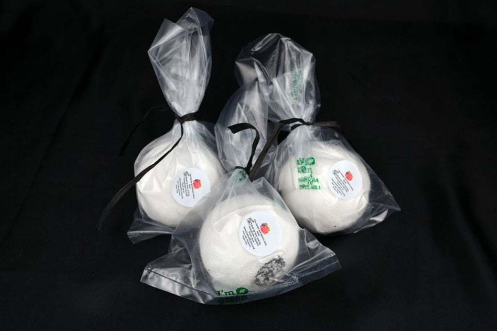 Oak Smoke and Embers Bath Bomb with Nourishing Apricot Kernel Oil