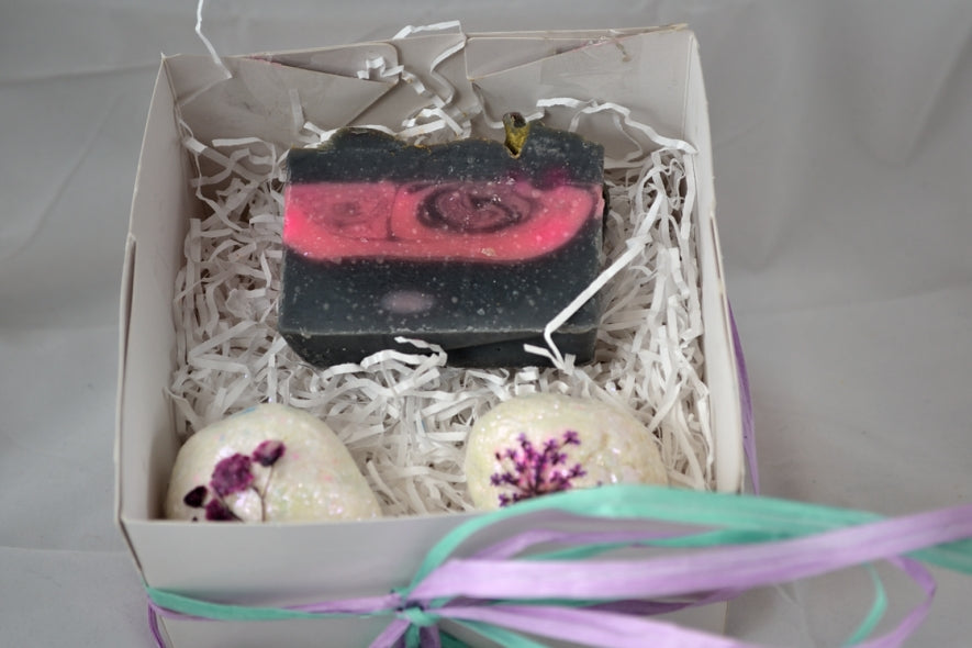 Handmade Precious Gold Soap and Creamers Gift Box - Mini Pamper Gift Box - Vegan Gift - Natural Products