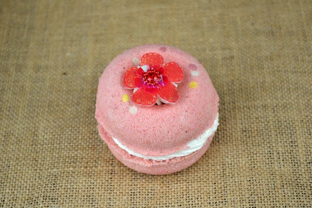 Jumbo Double Stack Melonberry Doughnut Bath Bombs x 5 in a Luxury Pink Gift Box