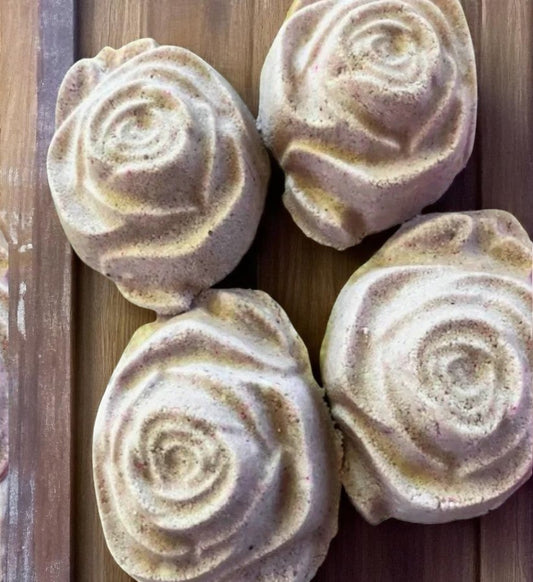 Blooming Violet Rose Shaped Bath Bomb in Parma Violet Fragrance